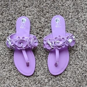 New Lilac Floral Thong Sandals Size6.5  Leather + Fabric 3D Flower